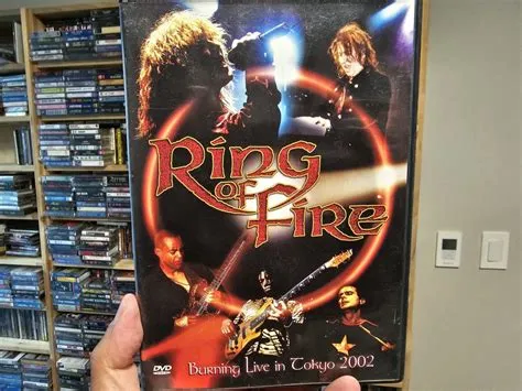  「Ring of Fire」: 燃えるような情熱と切ないメロディーが織りなすカントリーミュージックの傑作